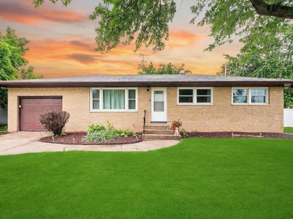 6707 Monroe Court , Merrillville, IN 46410