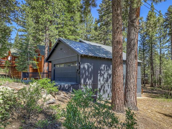 11848 Snowpeak Way, Truckee, CA 96161