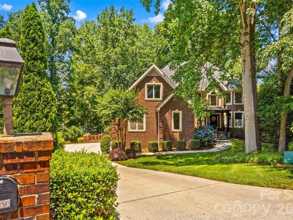 155 Lynn Cove Lane, Mooresville, NC 28117