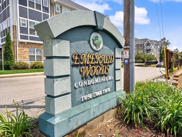 13050 W Bluemound Rd, Unit 203, Elm Grove, WI 53122
