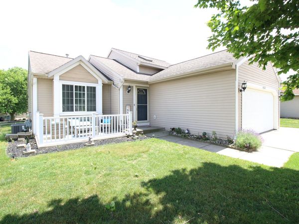 4570 Country Hill Drive SE, Kentwood, MI 49512