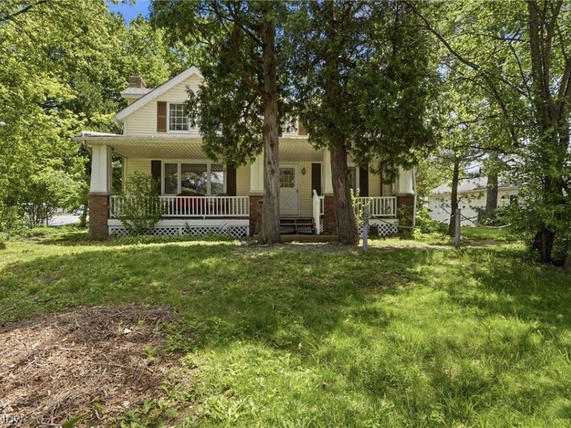 7001 State Road, Parma, OH 44134 Photo 1