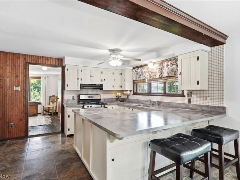 7001 State Road, Parma, OH 44134 Photo 9