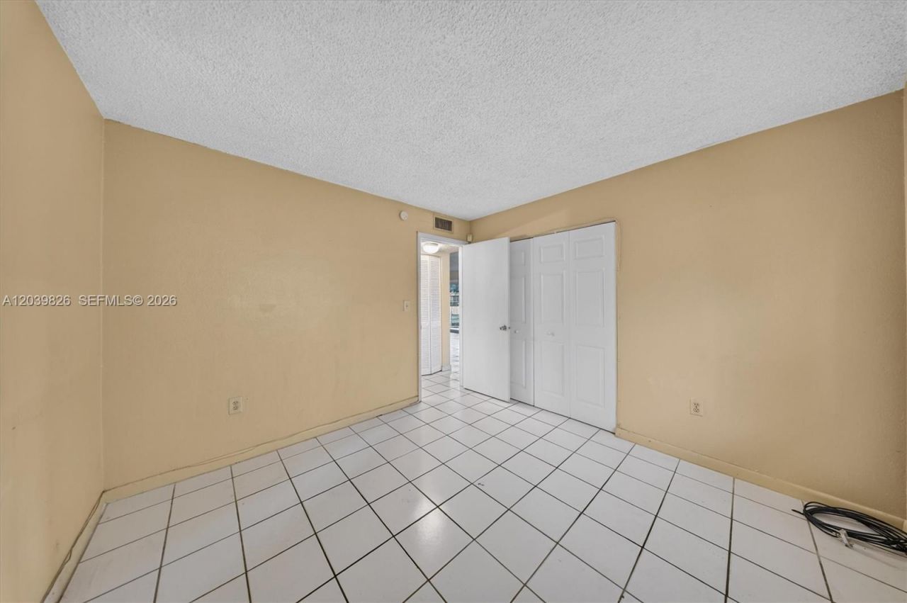 505 NW 177th St, Unit 103, Miami Gardens, FL 33169 Photo