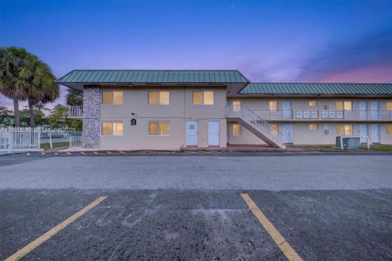 505 NW 177th St, Unit 103, Miami Gardens, FL 33169 Photo