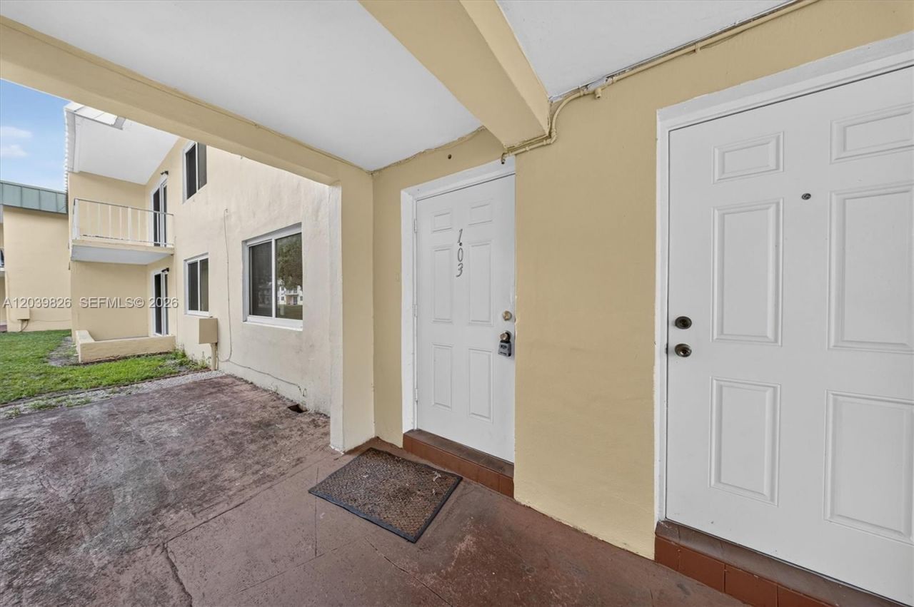 505 NW 177th St, Unit 103, Miami Gardens, FL 33169 Photo