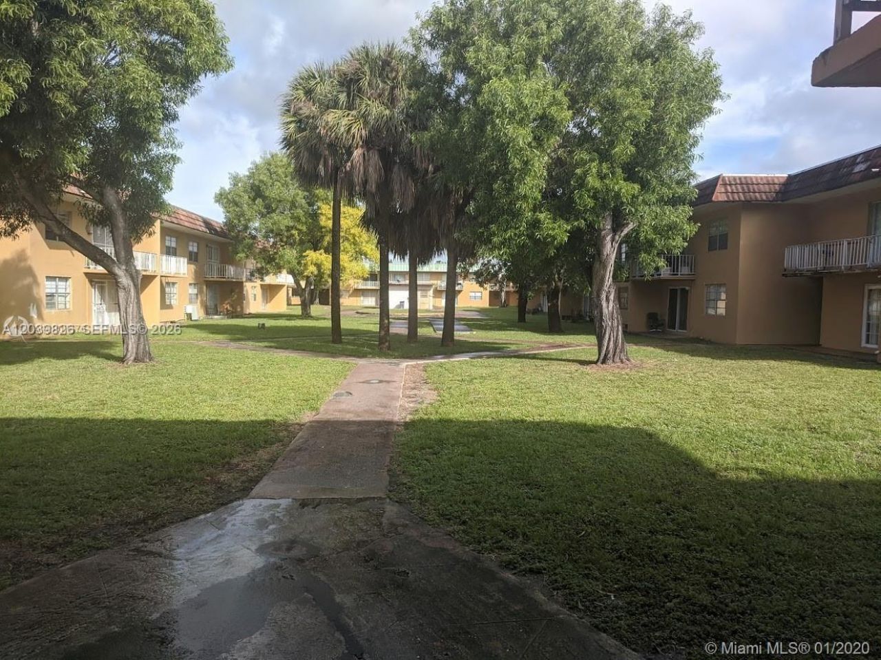 505 NW 177th St, Unit 103, Miami Gardens, FL 33169 Photo