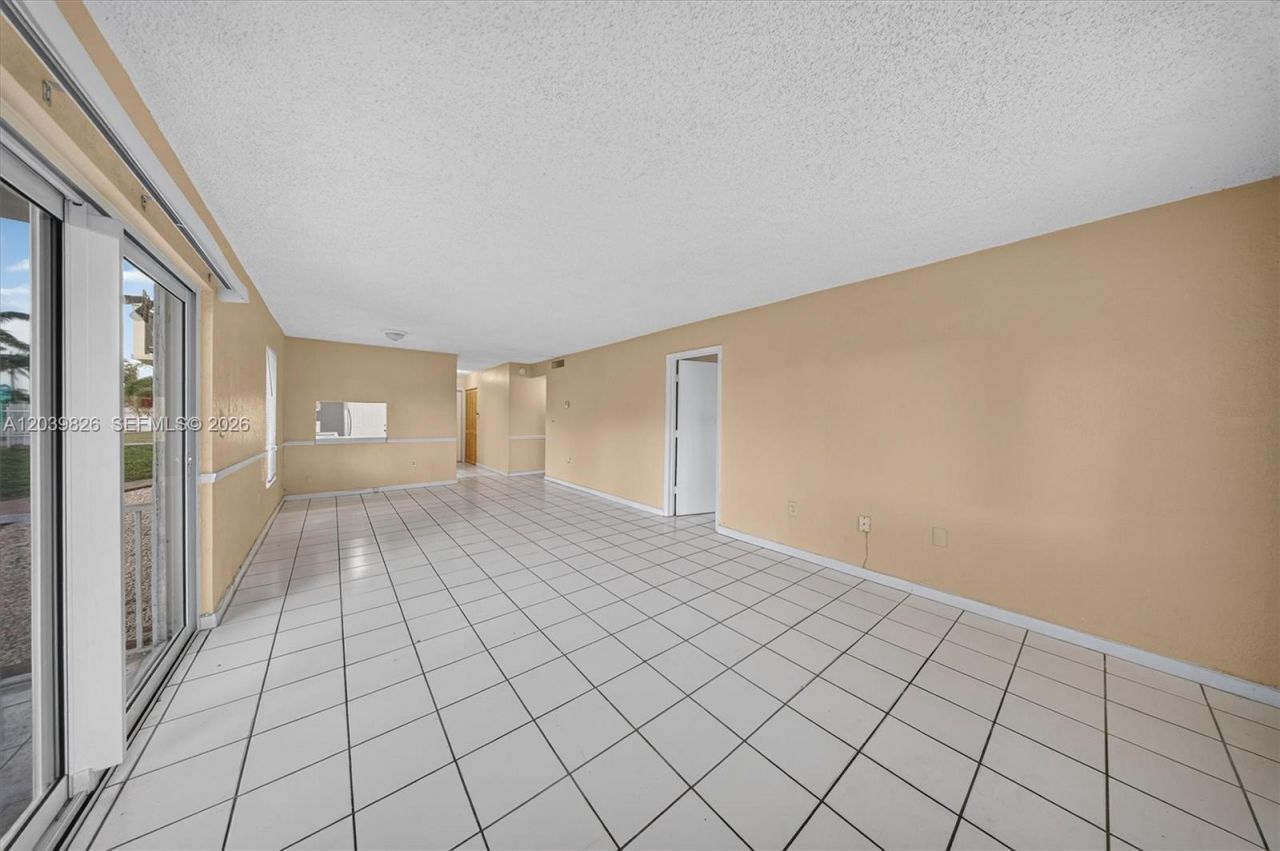 505 NW 177th St, Unit 103, Miami Gardens, FL 33169 Photo