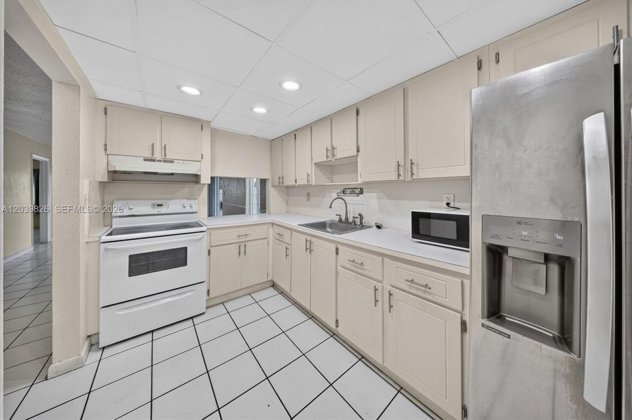505 NW 177th St, Unit 103, Miami Gardens, FL 33169 Photo