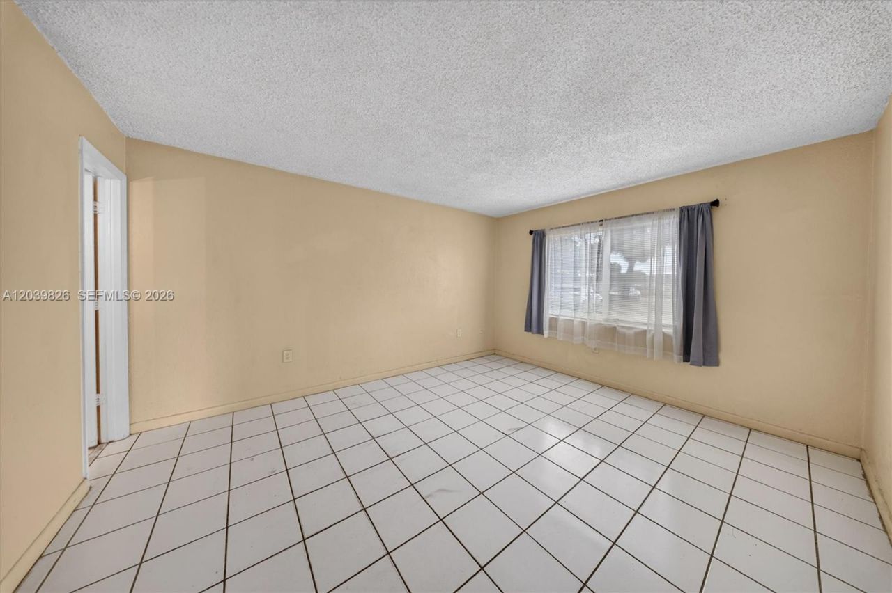 505 NW 177th St, Unit 103, Miami Gardens, FL 33169 Photo