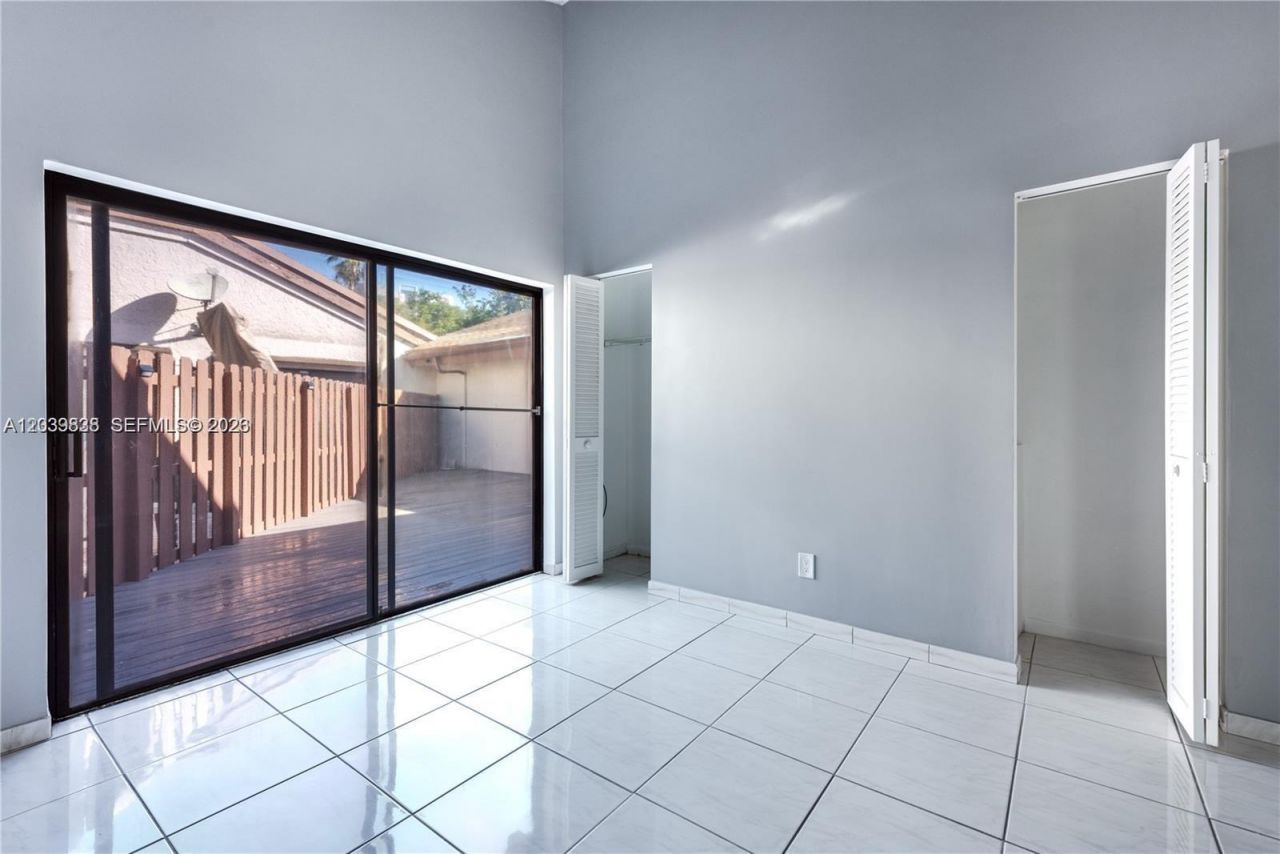 601 Leslie Dr, Hallandale Beach, FL 33009 Photo