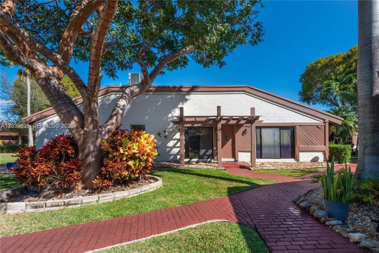 601 Leslie Dr, Hallandale Beach, FL 33009 Photo