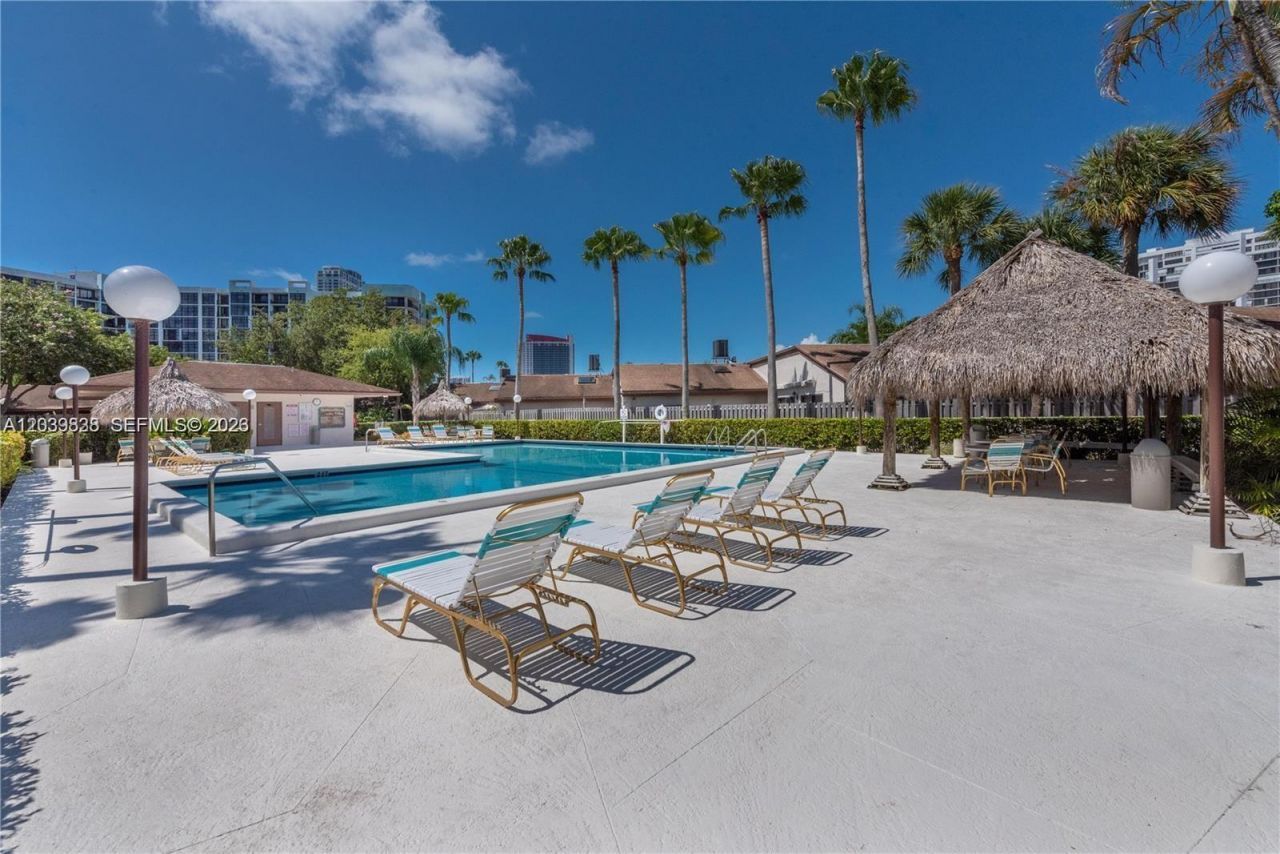 601 Leslie Dr, Hallandale Beach, FL 33009 Photo