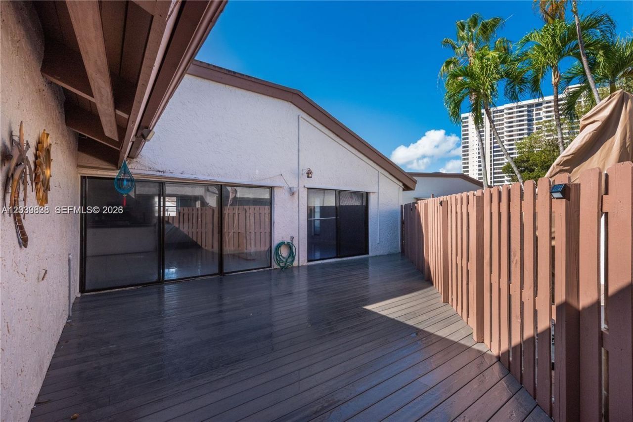 601 Leslie Dr, Hallandale Beach, FL 33009 Photo