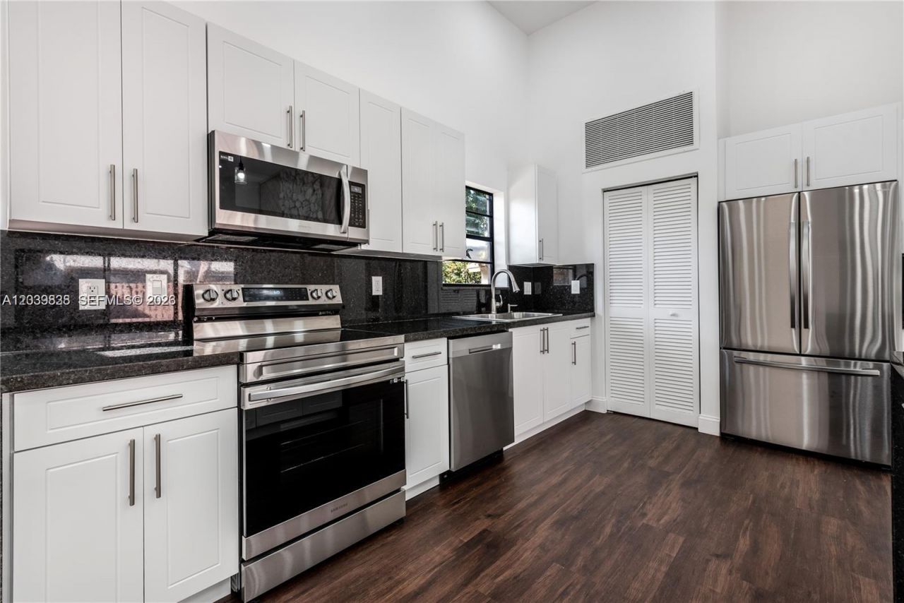 601 Leslie Dr, Hallandale Beach, FL 33009 Photo