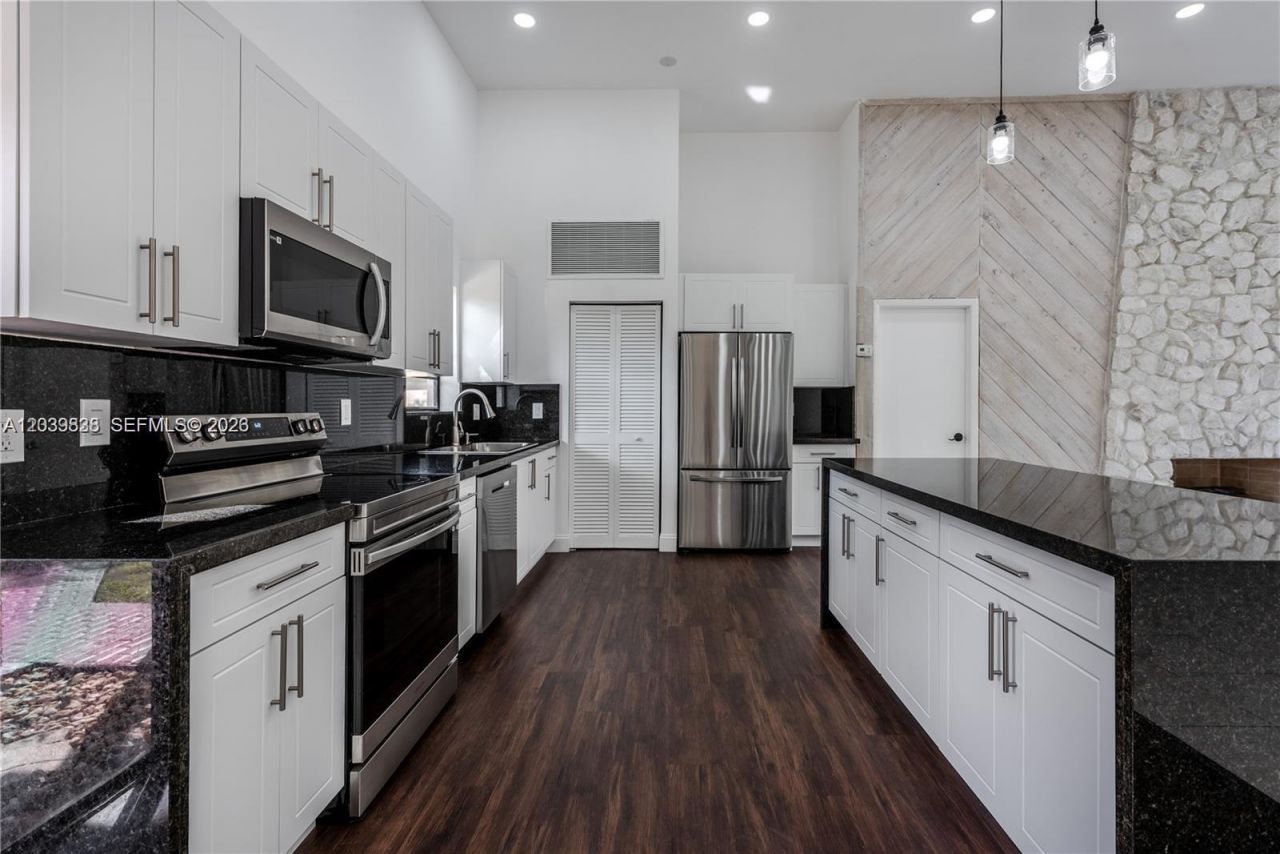 601 Leslie Dr, Hallandale Beach, FL 33009 Photo