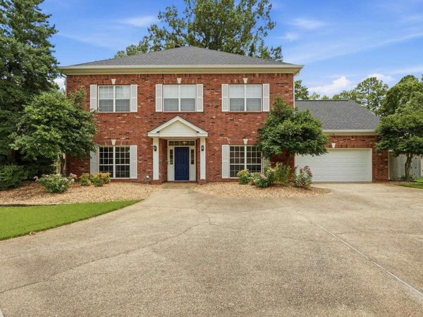 102 Montpellier Drive, Maumelle, AR 72113
