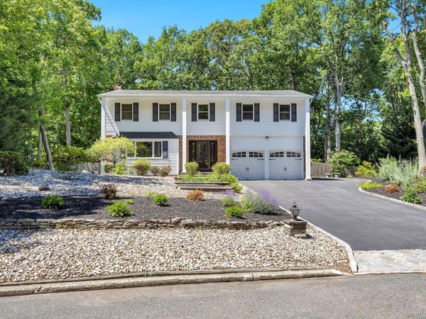 17 Cedar Place , Kings Park, NY 11754