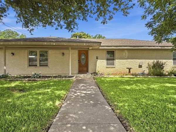 610 Meadowlark Street, Hamilton, TX 76531