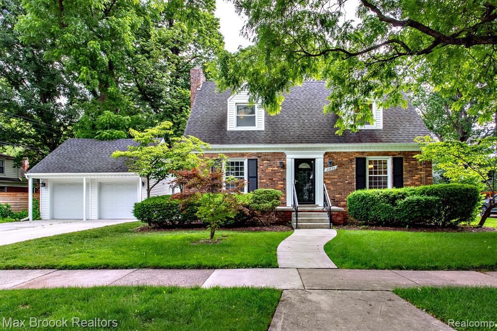 25830 Berkley Avenue, Huntington Woods, MI 48070 Main Photo