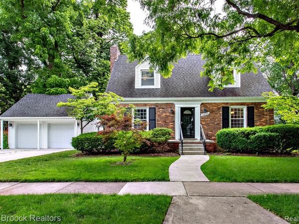 25830 Berkley Avenue, Huntington Woods, MI 48070