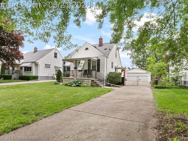 115 Gargantua Avenue, Clawson, MI 48017