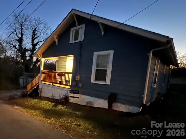 605 Center Street NW, Lenoir, NC 28645