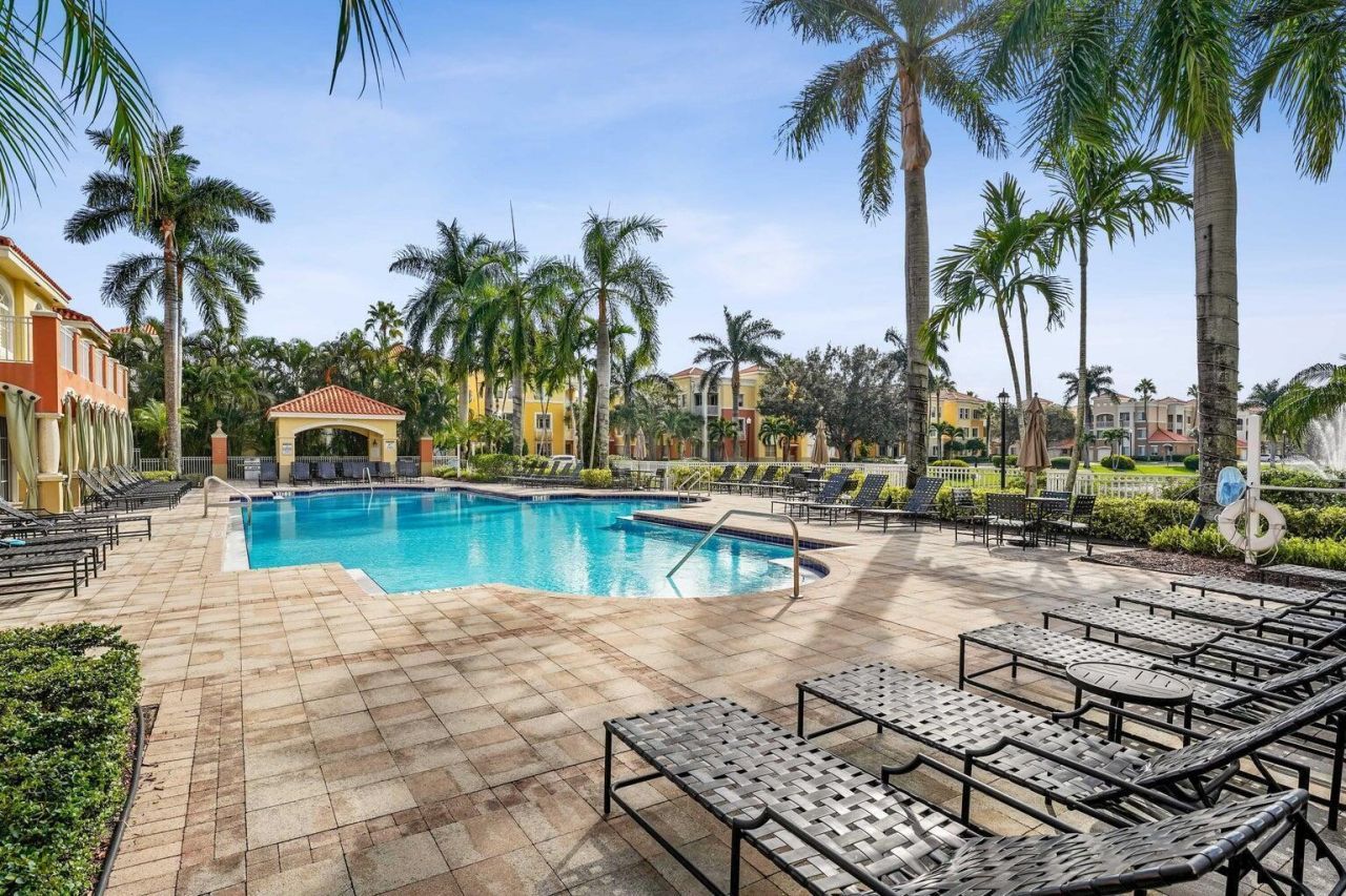 11021 Legacy Lane, Unit 302, Palm Beach Gardens, FL 33410 Photo