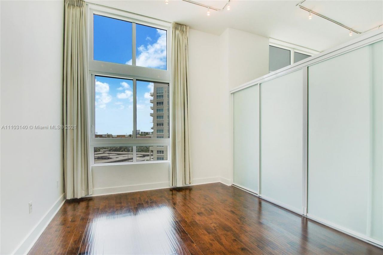 1900 N Bayshore Drive, Unit 912, Miami, FL 33132 Photo