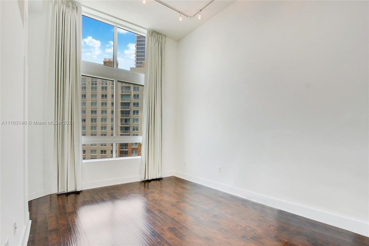 1900 N Bayshore Drive, Unit 912, Miami, FL 33132 Photo