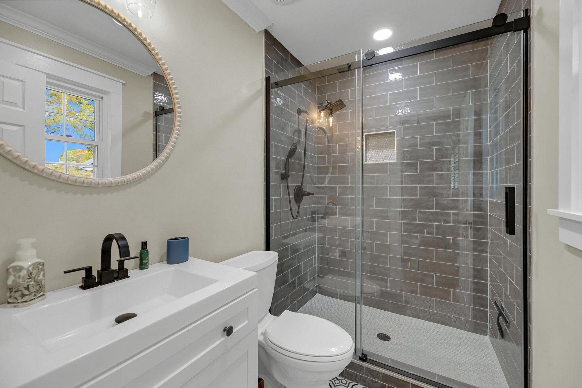 764 Creekside Drive Photo 28