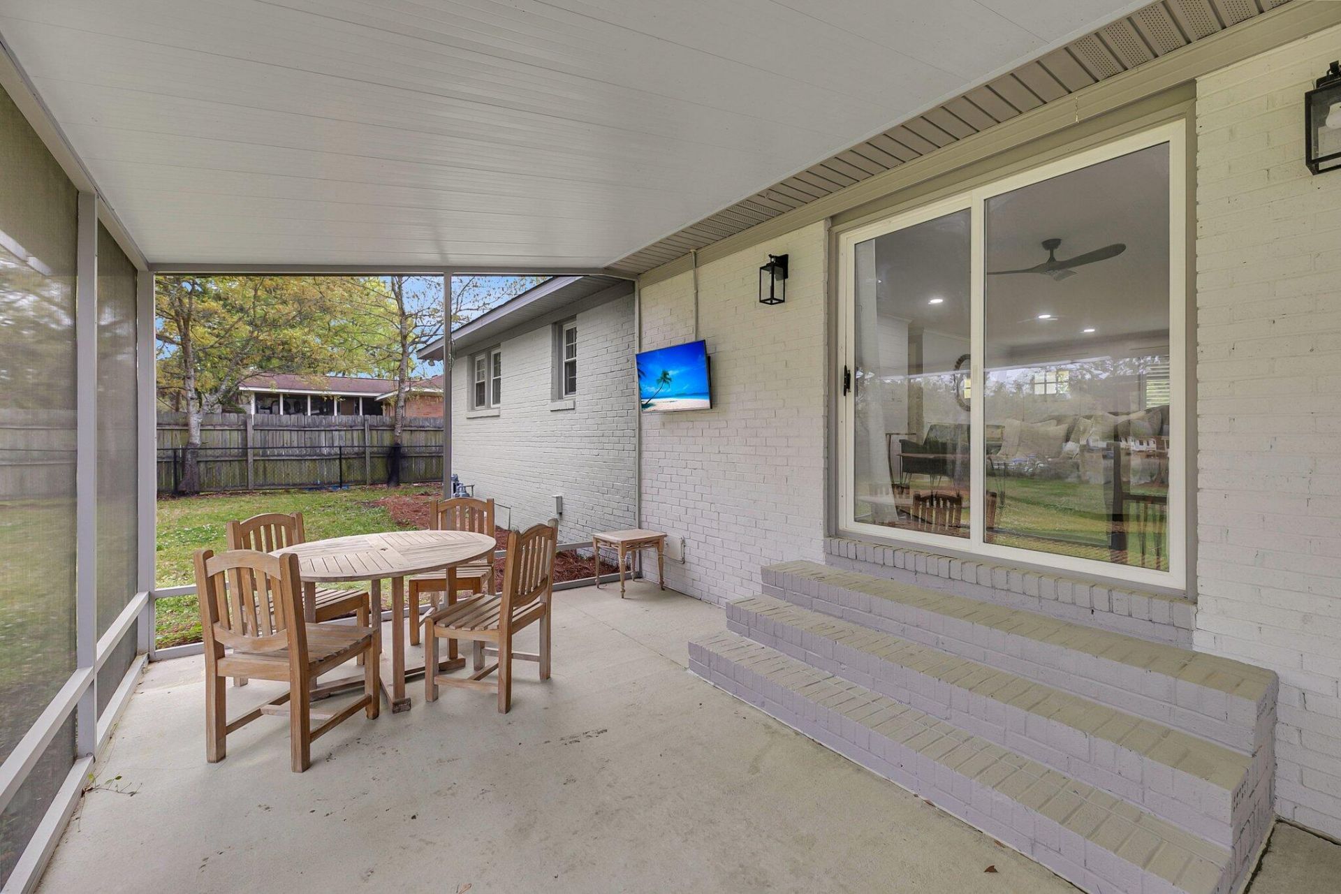 764 Creekside Drive Photo 33