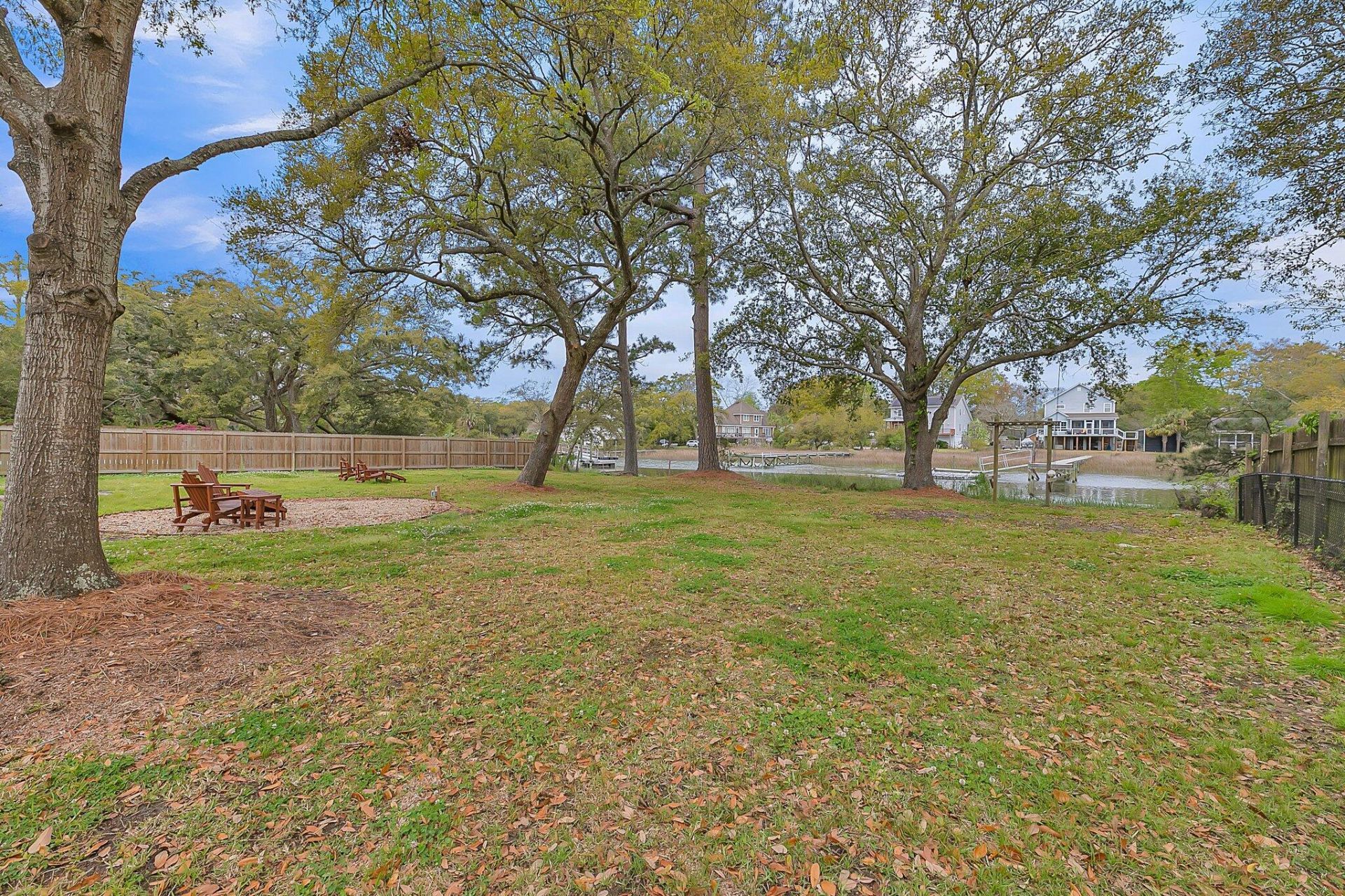 764 Creekside Drive Photo 38