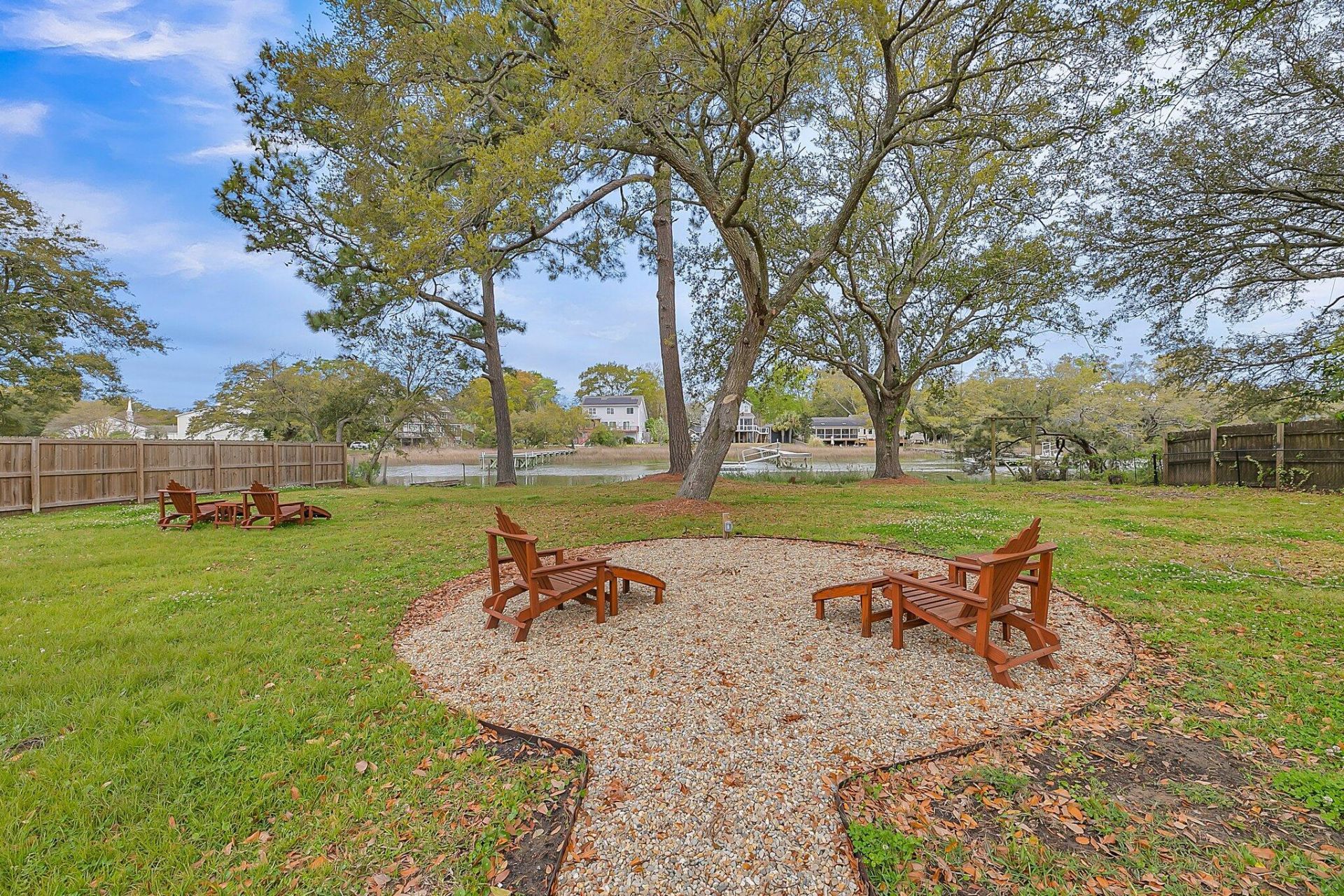 764 Creekside Drive Photo 6