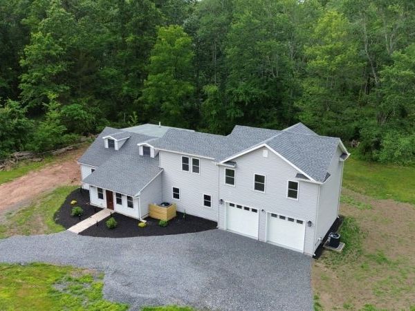 8 Britton Rd, Delaware, NJ 08559