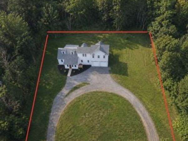 8 Britton Rd, Delaware, NJ 08559
