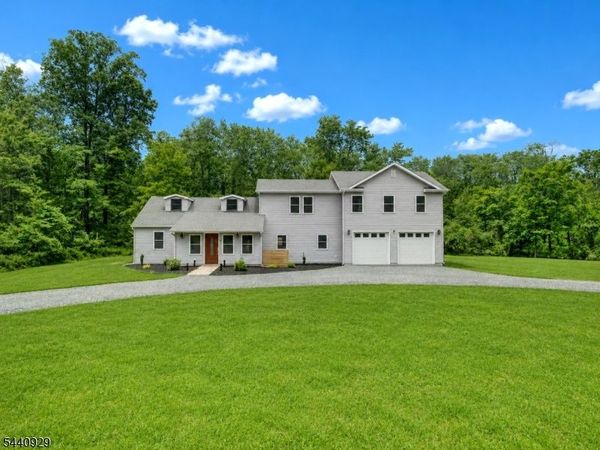 8 Britton Rd, Delaware, NJ 08559