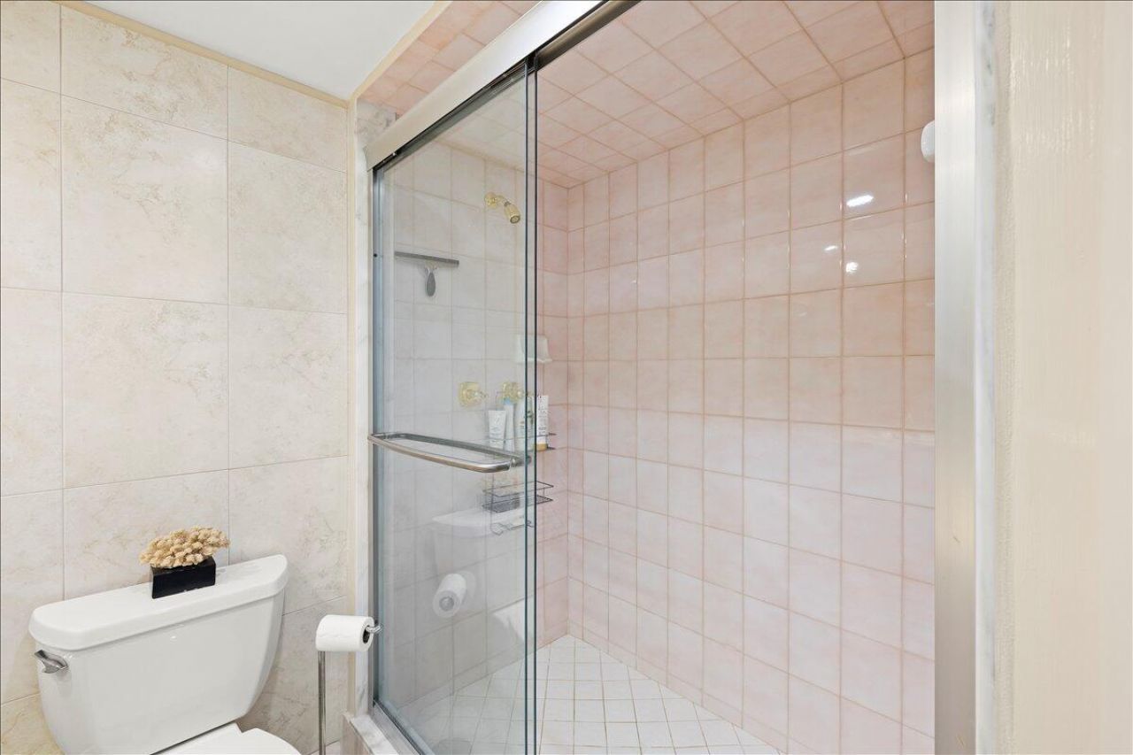 1167 Hillsboro Mile, Unit 509, Hillsboro Beach, FL 33062 Photo