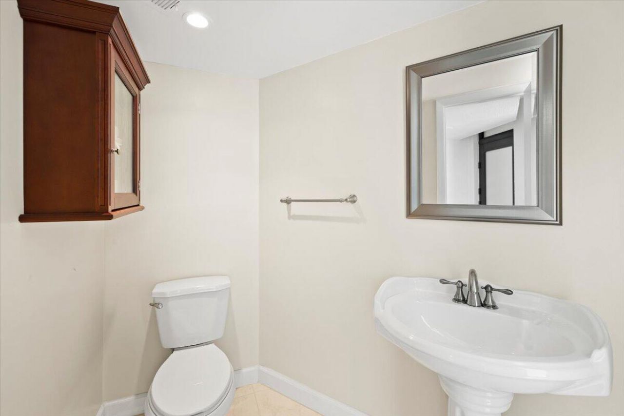 1167 Hillsboro Mile, Unit 509, Hillsboro Beach, FL 33062 Photo