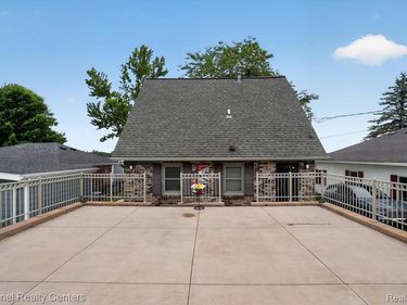 9450 Dexter Pinckney Road, Dexter Twp, MI 48169