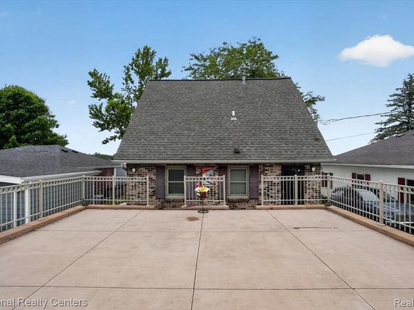 9450 Dexter Pinckney Road, Dexter Twp, MI 48169