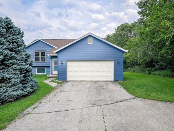 1868 Wolverine Road, Dixon, IL 61021