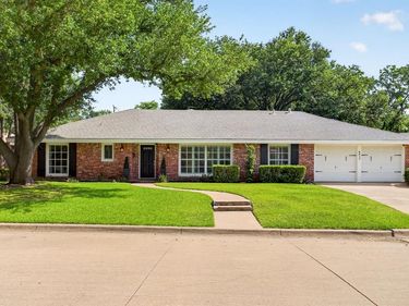 6017 Wonder Drive, Fort Worth, TX 76133
