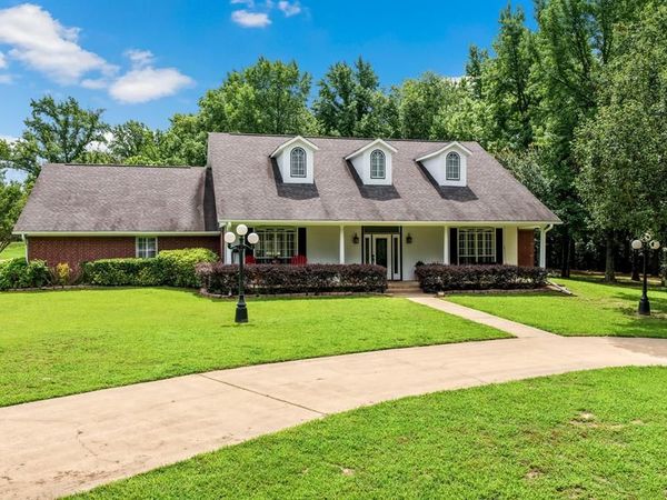 15 County Road 3244 , Mount Pleasant, TX 75455