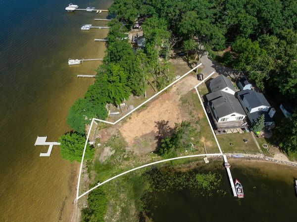 11167 Shore Drive N, Lake, MI 48632