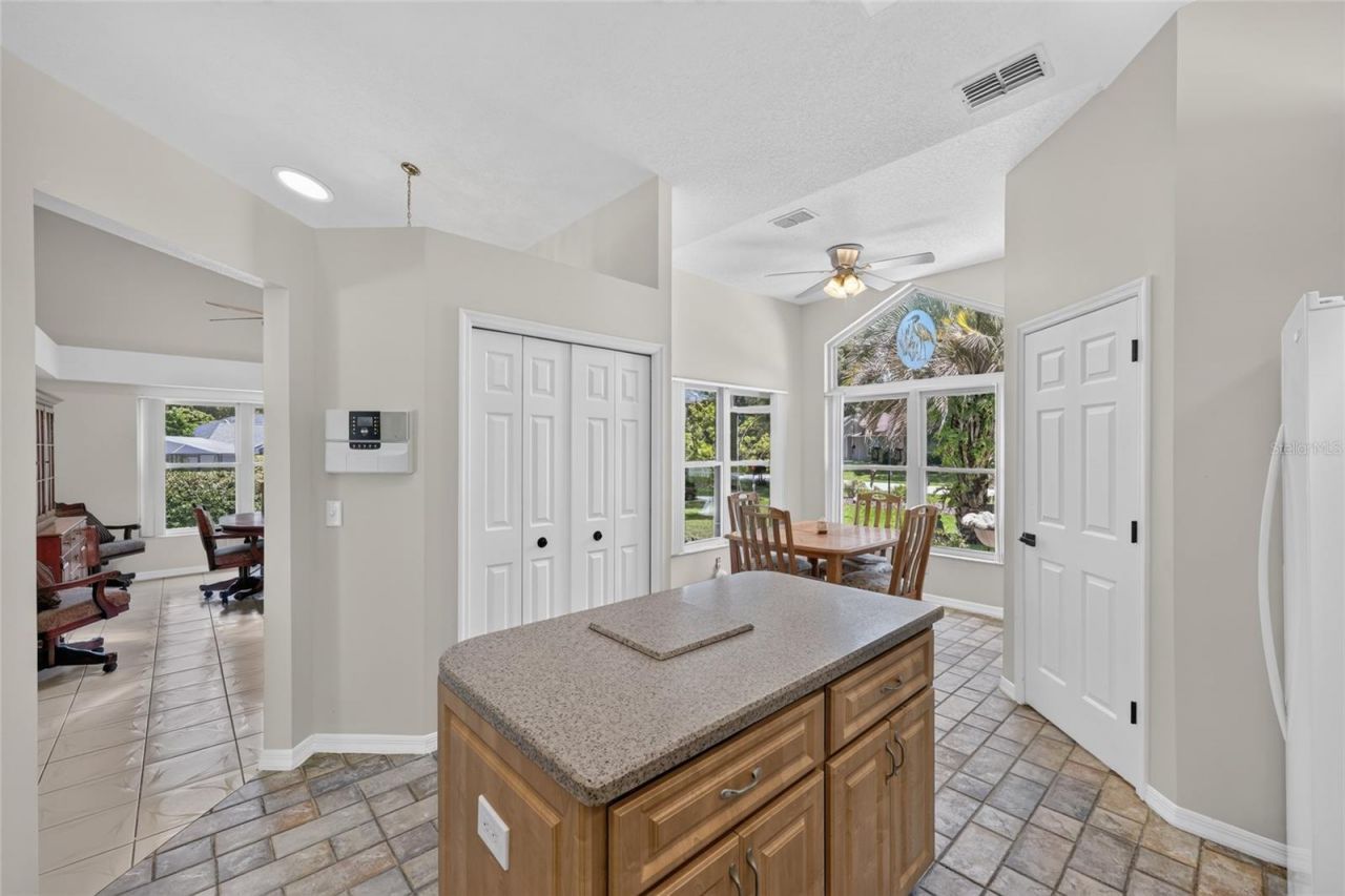 19025 SW 98th Loop, Dunnellon, FL 34432 Photo