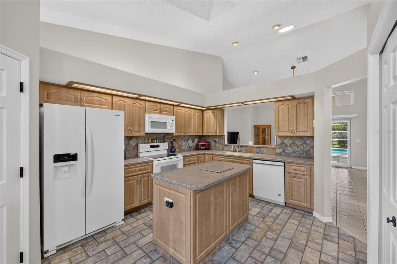 19025 SW 98th Loop, Dunnellon, FL 34432 Photo
