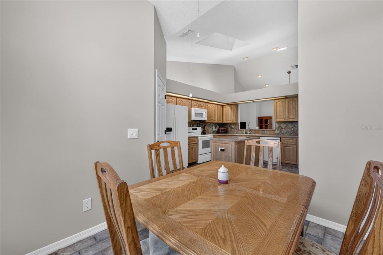 19025 SW 98th Loop, Dunnellon, FL 34432 Photo