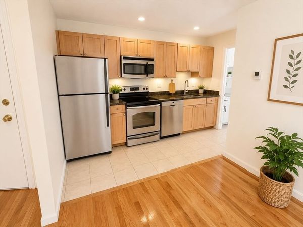 126 Clifton Street, Unit 4, Cambridge, MA 02140