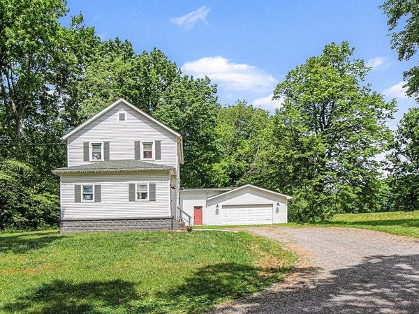2385 River Rd, Hermitage, PA 16148